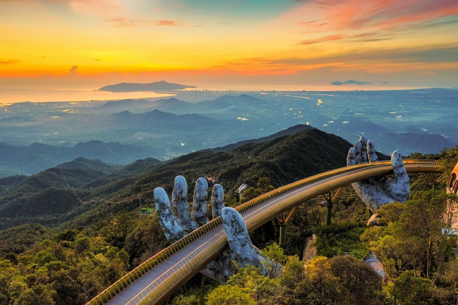 Tour ghép Bà Nà Hills 1 ngày, Hành Trình Lên Núi Chúa, Khám Phá trời Tây 