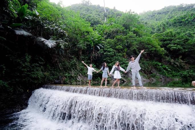 Tour Đà Nẵng Khu Sinh Thái Cổng Trời Đông Giang 1 ngày giá rẻ