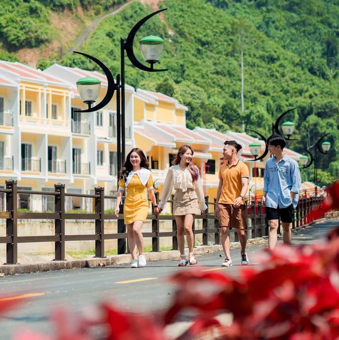 Tour Đà Nẵng Khu Sinh Thái Cổng Trời Đông Giang 1 ngày giá rẻ