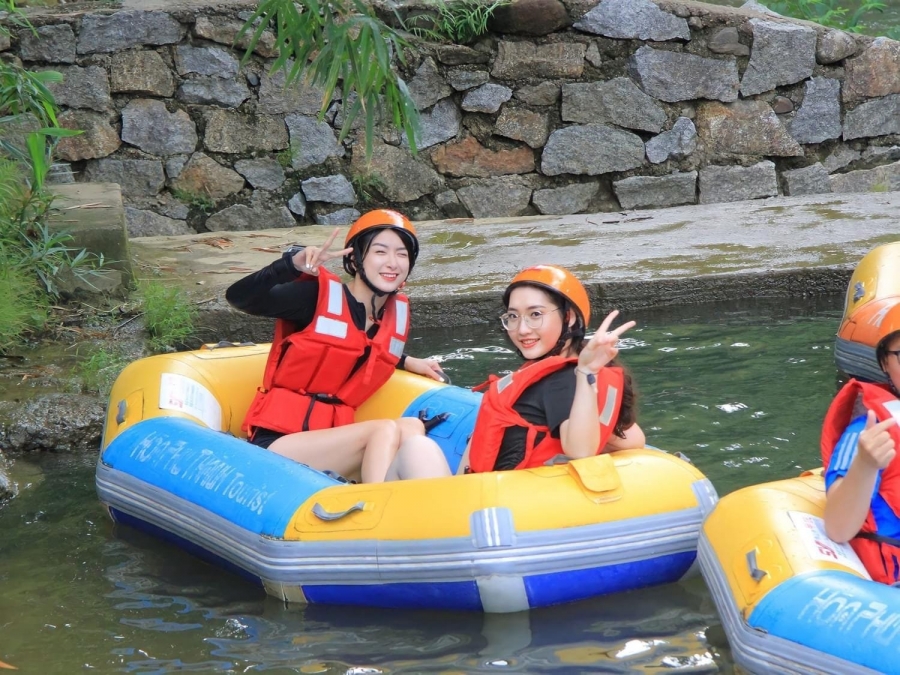 Tour trượt thác Hòa Phú Thành